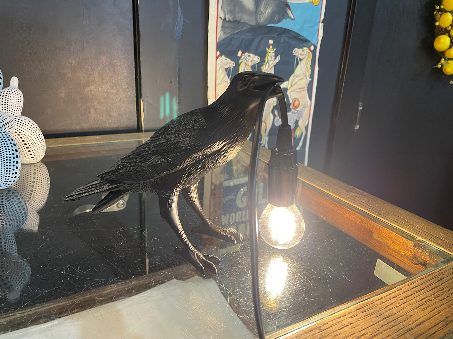 Black Crow Resin Lamp
